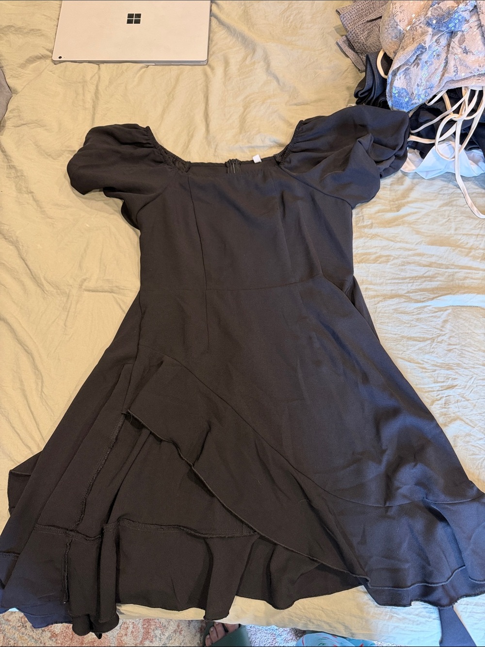 Women's Black Puff-Sleeve Ruffle Dress